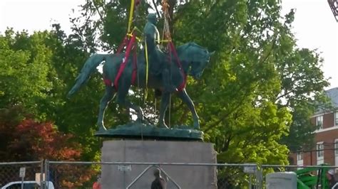 Robert E Lee Statue Removed In Charlottesville Good Morning America