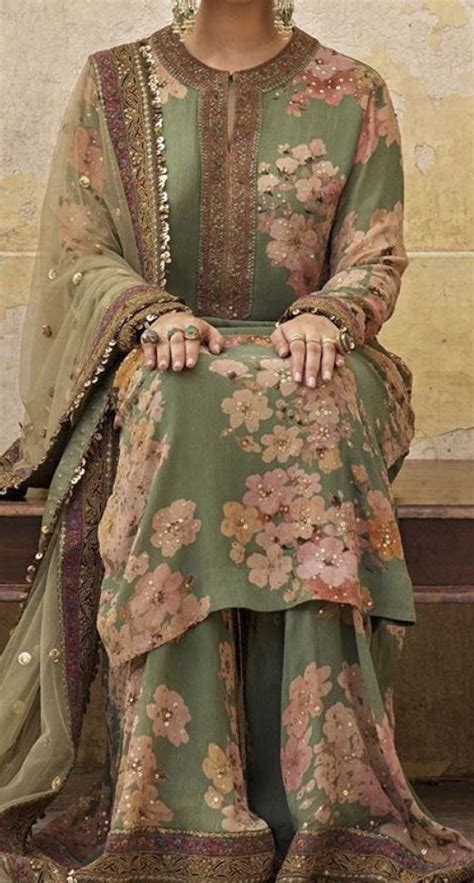 Pin On Suit Designs Boutique Dress Designs Pakistani Fashion Party