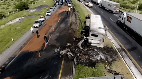 Colapsa Carretera Saltillo Monterrey Tras Volcadura E Incendio