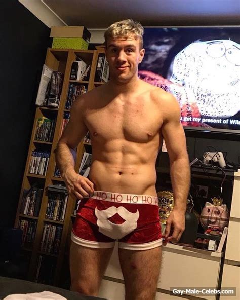 English Professional Wrestler Will Ospreay Naked In A Bath Sexy