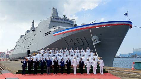 國防自主國艦國造 萬噸級兩棲運輸艦「玉山軍艦」正式交艦 → Tbo Taiwan 紀路臺灣