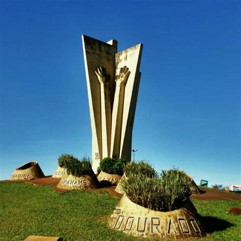 Monumento Ao Colono Dourados Ms