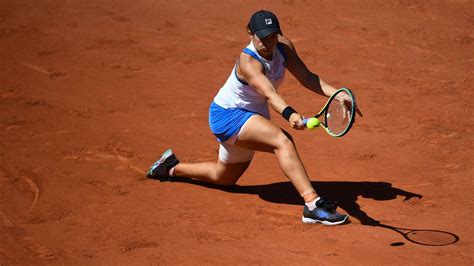 Oud winnares en nummer één Barty geeft op in tweede ronde Roland Garros