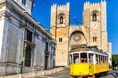 Free Walking Tour of Alfama, Lisbon - Lisbon.net