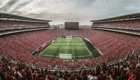 Football Stadium Crowd Stock Photos, Images and Backgrounds for Free ...