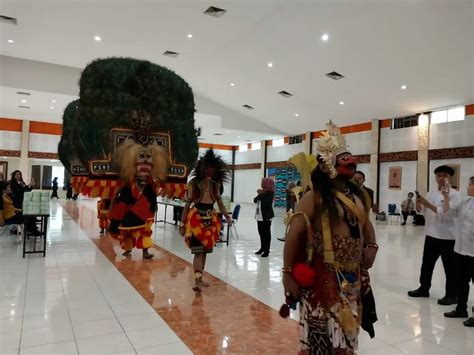 Gkr Bendara Saya Harap Menteri Pariwisata Lulusan Stipram Jogja Radar Jogja