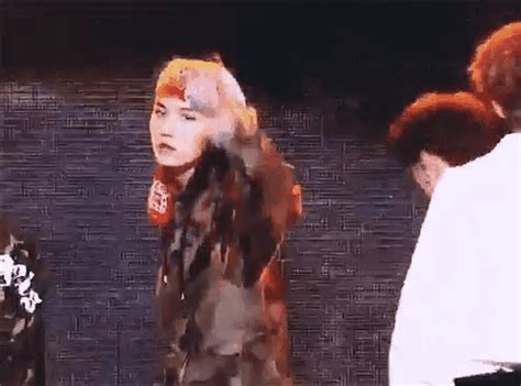 Bts Dna Ark S Ya Billboard Hot Listesine Girdi Btshot Etiketi Twitter Da D Nya