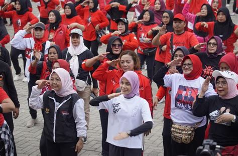 Senam Bareng Srikandi Lampung Atikoh Ganjar Dapat Hormon Bahagia Dan