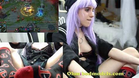 Sexy Gamer Playing League Of Legends With Toy In Her Cunt ZB Porn