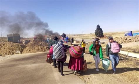 Tercer día de bloqueo en la ruta La Paz Oruro Pobladores de Caracollo