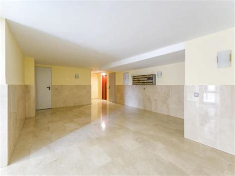 Piso De Banco En Mora Debre En Venta 2041 1159 PE0001 Altamira Inmuebles