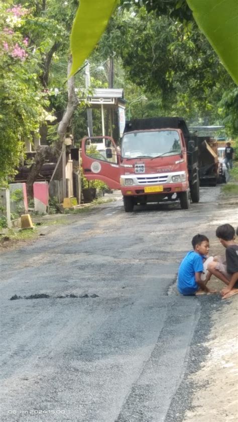 Pembangunan Jalan Hotmix Di Desa Wringinpitu Diduga Proyek Siluman