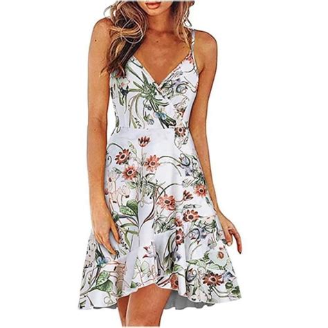 Robe Evasee Decontractee D Ete A Bretelles A Imprime Floral Et Col En V