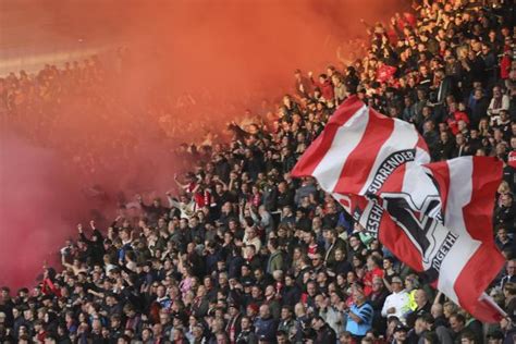 Foot Laz Alkmaar émet 43 Interdictions De Stade Après Les Incidents à Lissue Daz Alkmaar