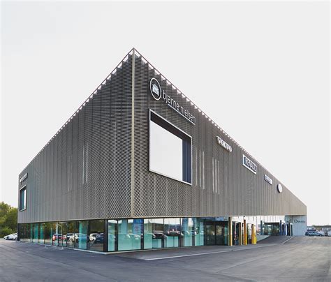 Automotive Showroom in Herning / Krads | ArchDaily