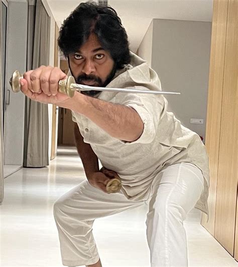 Pawan Kalyan practices martial arts after two decades - IBTimes India