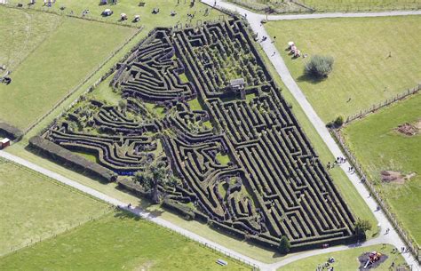 Find Yourself In The Most Amazing Mazes Around The Globe