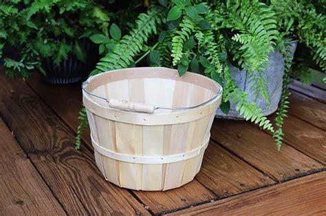 Simple Bushel Basket Planter Project - House of Hawthornes