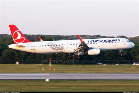 Tc Jsv Turkish Airlines Airbus A Wl Photo By G Bor Szabados