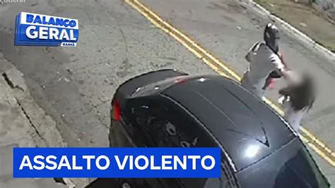 Cuidadora de idosos é baleada em assalto em São Paulo YouTube