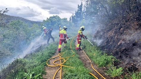 Extinguido El Incendio De Un Vertedero En Salarz N Que Amenazaba A