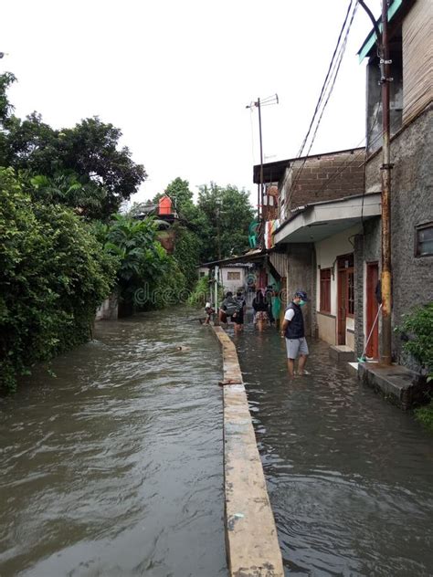 Hundreds Forced To Evacuate As Monsoon Floods Slam Indonesian Capital