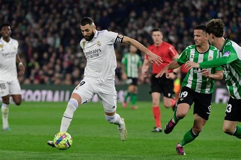 Real Madrid Touché à Une Cheville Karim Benzema Incertain Contre L