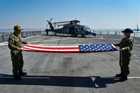 Moored Shift Colors A Year In Review Aboard Uss Mount Whitney Us