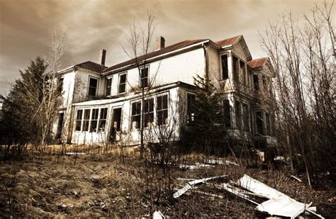 15 Terrifying Most Haunted Places In Wisconsin Traffic Torch