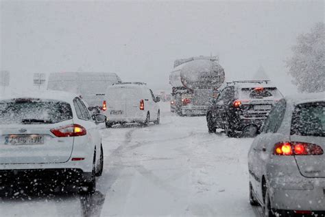 Lluvia Y Nieve En El Norte Peninsular Y Heladas En El Interior Para