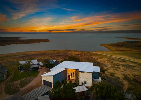 Wander Lake Buchanan | Wander Property