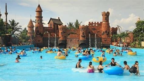 Dari Pantai Hingga Water Park Inilah Rekomendasi Tempat Wisata