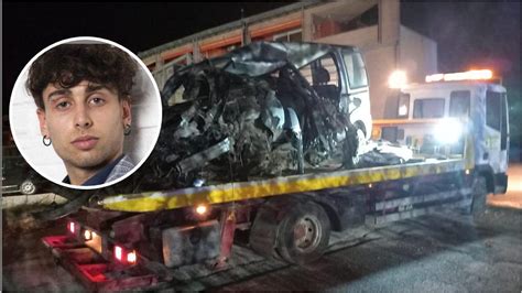 Auto Contro Un Albero Muore A 19 Anni Mattia Tancini Una Ferita