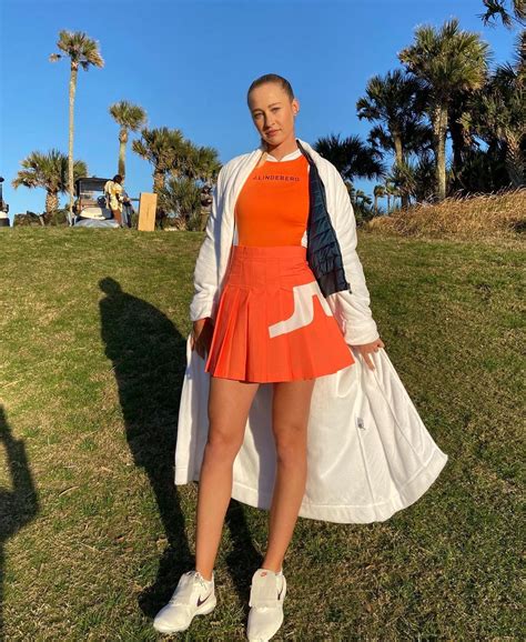 Nelly Korda Hot Golf Babes