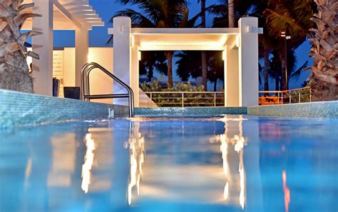 Coral Beach Club: Where Everybody Knows Your Name - Coral Beach Club