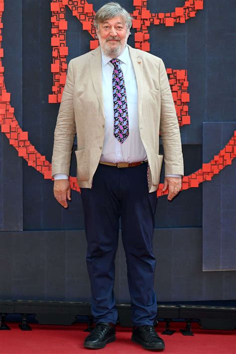 Stephen Fry Taken To Hospital After Falling Off Stage At Uk Evenk
