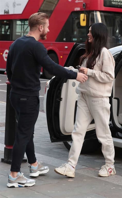 Elizabeth Tierney – celebsla.com