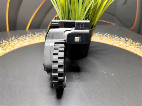 Оригинальное правое колесо Xiaomi Mi Robot Vacuum-Mop SKV4093GL (Mijia ...
