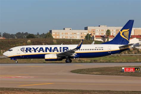 Ei Emh Ryanair Boeing As W B Cn Lppr Porto Flickr