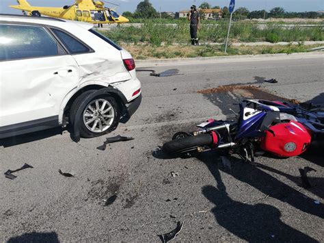 Incidente Porto Sant Elpidio Scontro Tra Auto E Moto Grave Centauro