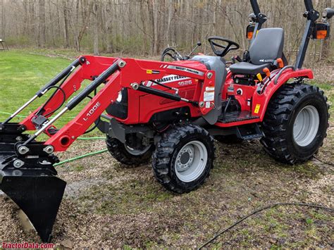 Massey Ferguson 1526 Tractor Information