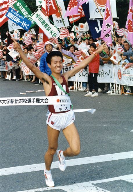 第24回 ゴールする早稲田大の櫛部静二選手（3864）ーカメラがとらえた半世紀 ～全日本大学駅伝～：朝日新聞デジタル