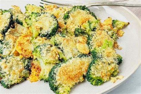 Knust Broccoli Med Parmesan Nem Opskrift P Spr D Broccoli