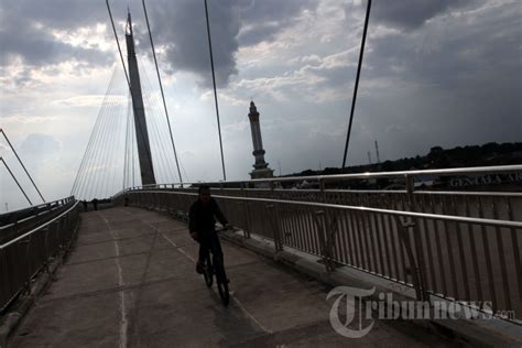 Jembatan Pedestrian Dan Menara Gentala Arasy Jambi Foto 1 1704851