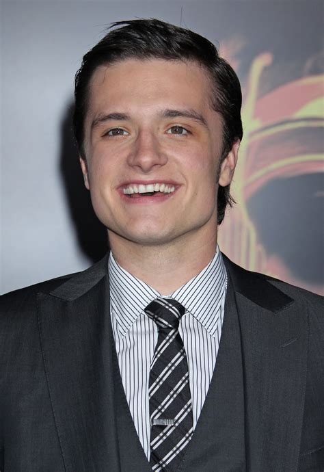 The Hunger Games La Premiere Josh Hutcherson Photo 29718890 Fanpop