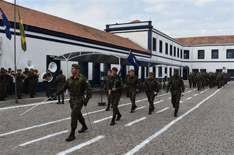 Grupo De Artilharia De Campanha Formatura Al Siva Ao Dia Da Artilharia