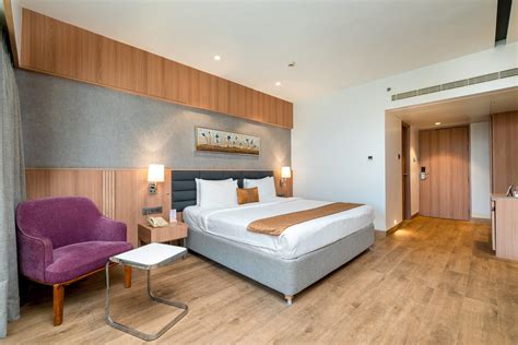 Luxury Rooms & Suites in Nashik | Hotel Express inn