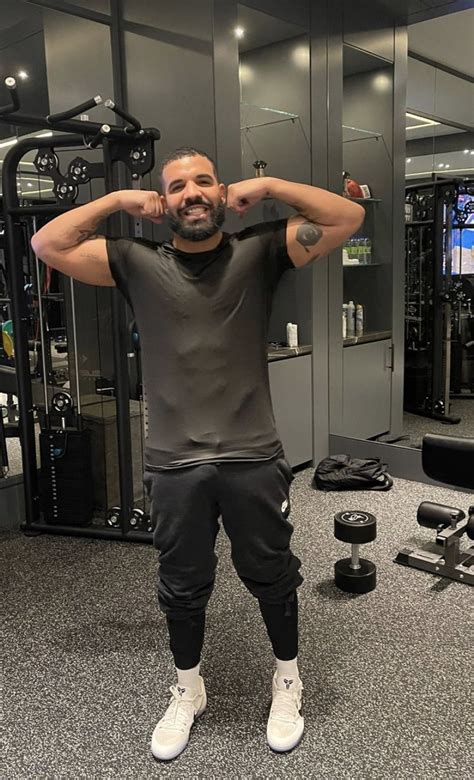 Drake posted a photo exercising and his dong went viral