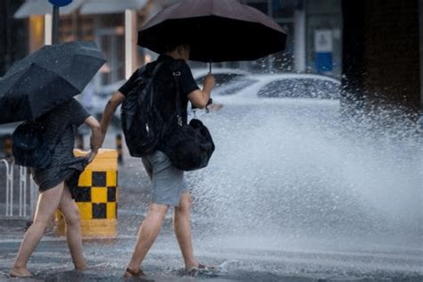 雨天行车需注意｜多地频繁出现雷雨天气，怎样做才能安全驾驶？ 车家号 发现车生活 汽车之家