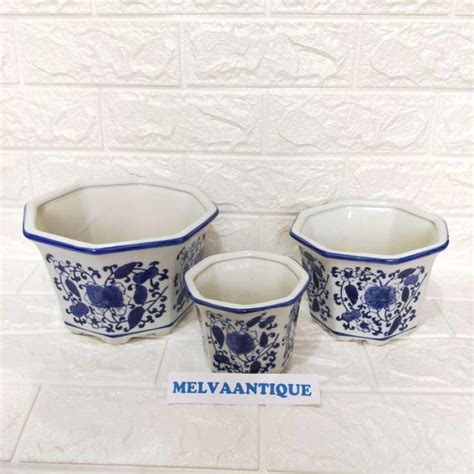 Promo Pot Tanam Keramik Biru Putih Segi 6 Pot Tanam Set 3 Pcs Diskon